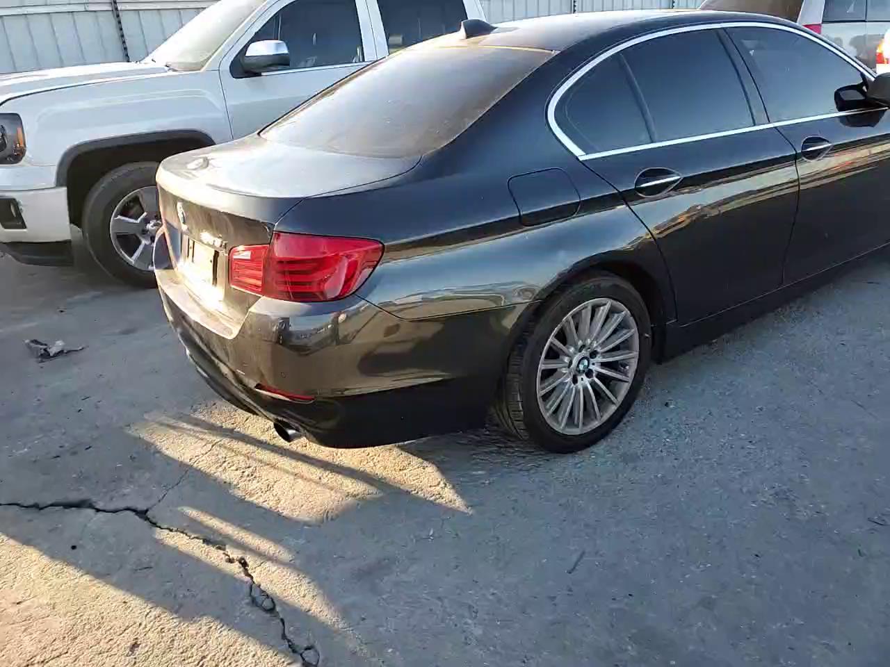 Фото: WBAFR7C53BC266997