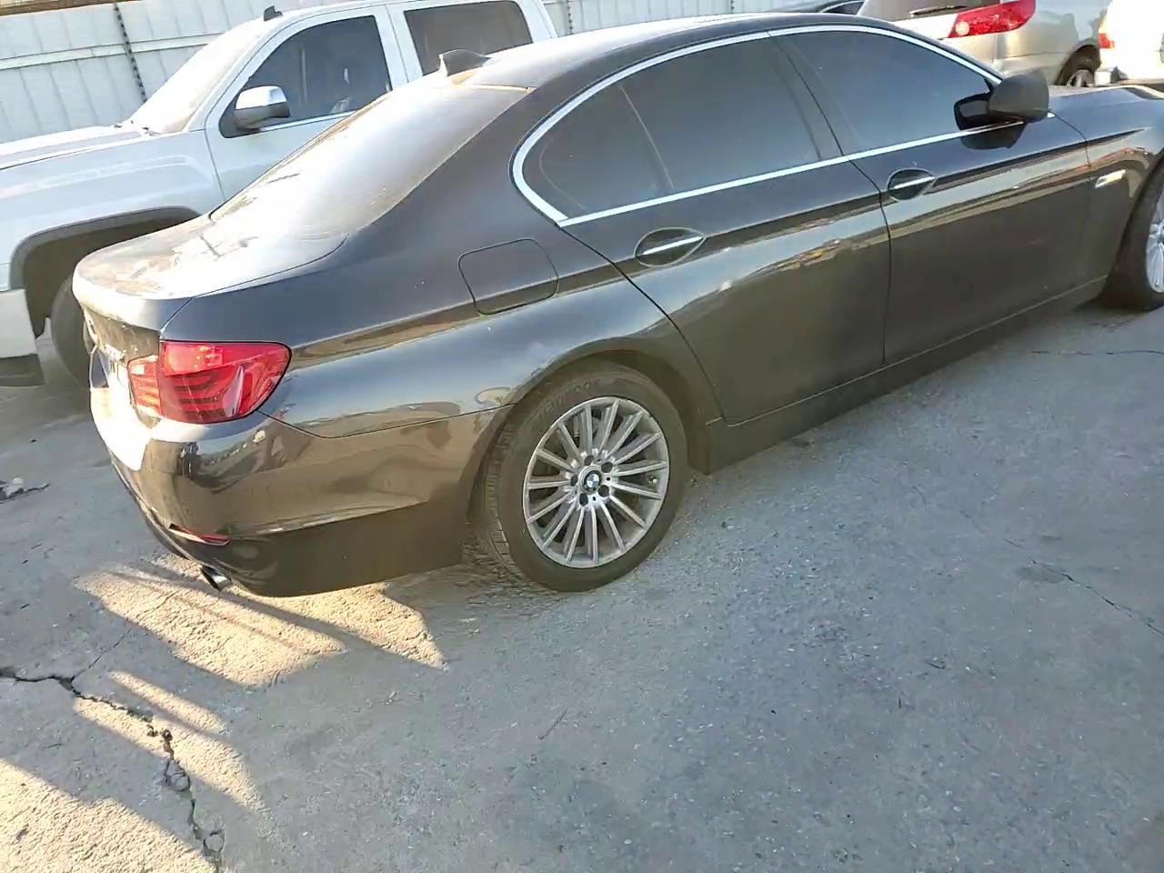 Фото: WBAFR7C53BC266997