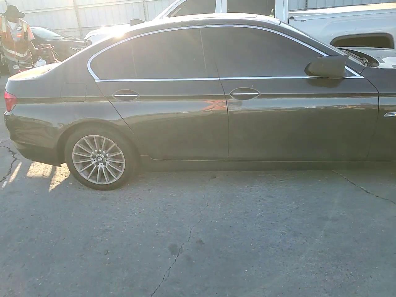 Фото: WBAFR7C53BC266997