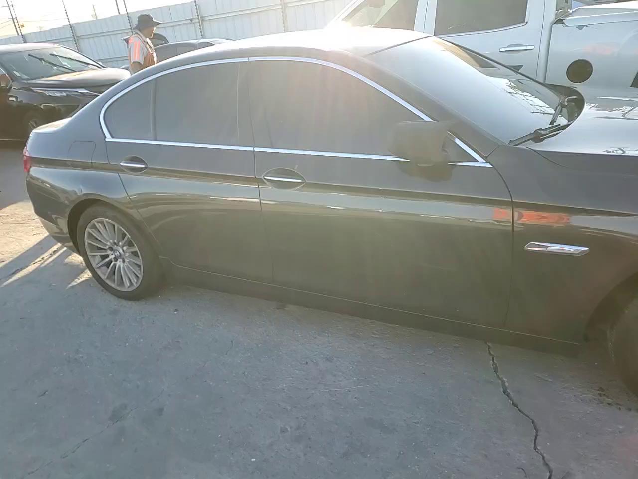 Фото: WBAFR7C53BC266997