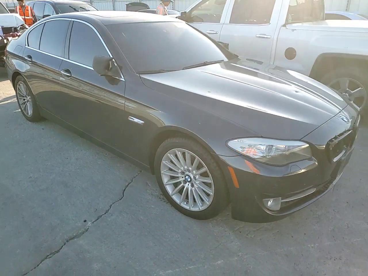 Фото: WBAFR7C53BC266997