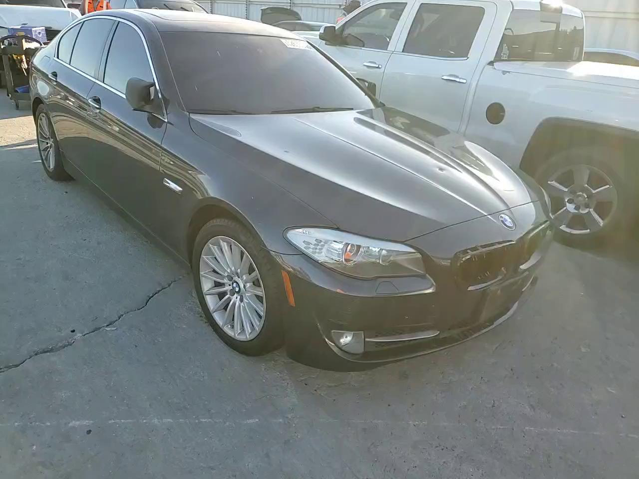 Фото: WBAFR7C53BC266997