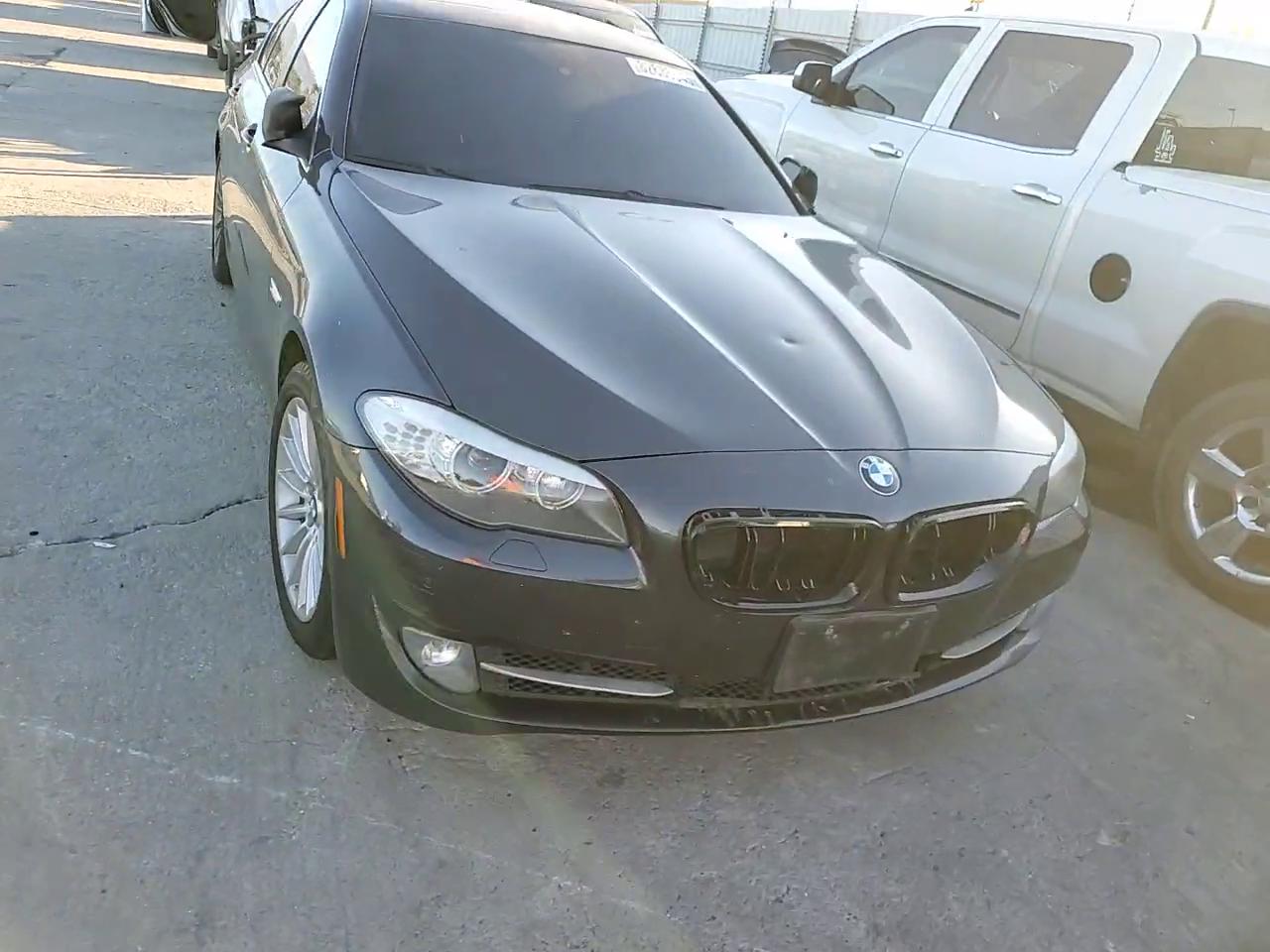 Фото: WBAFR7C53BC266997