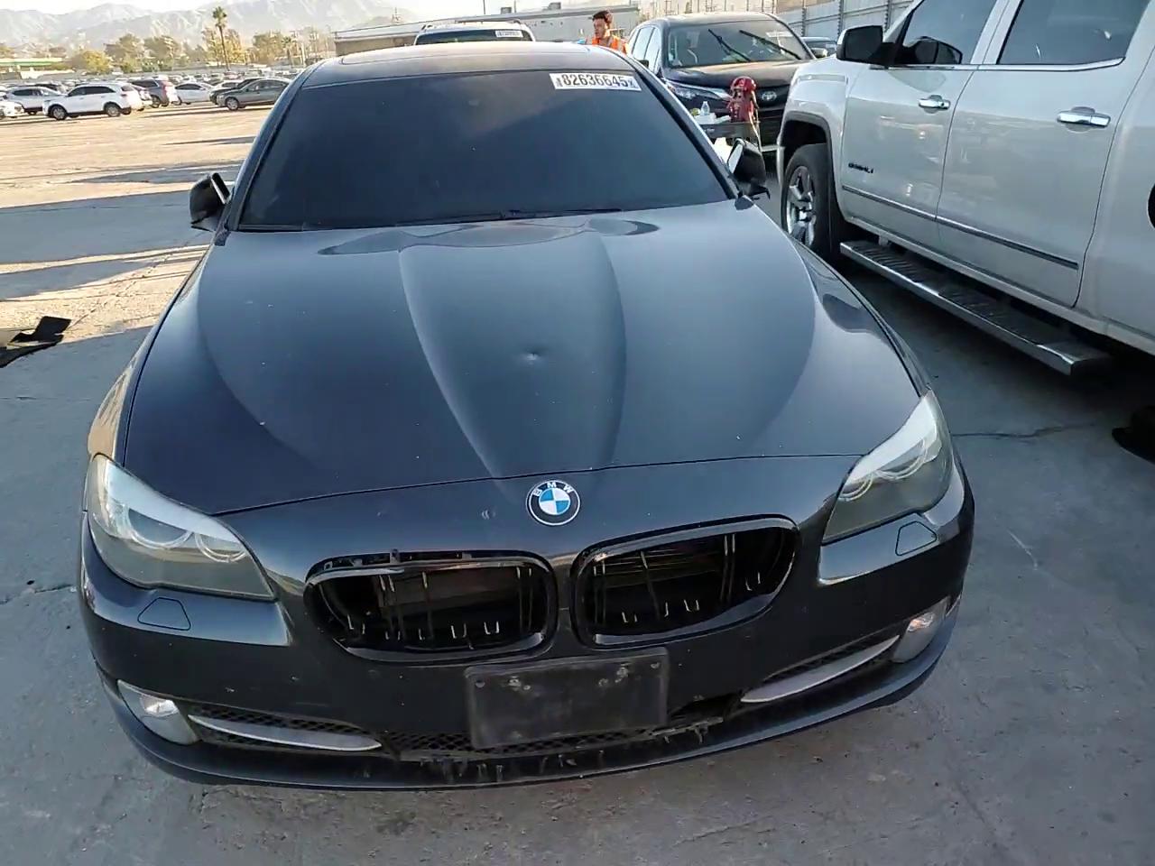 Фото: WBAFR7C53BC266997