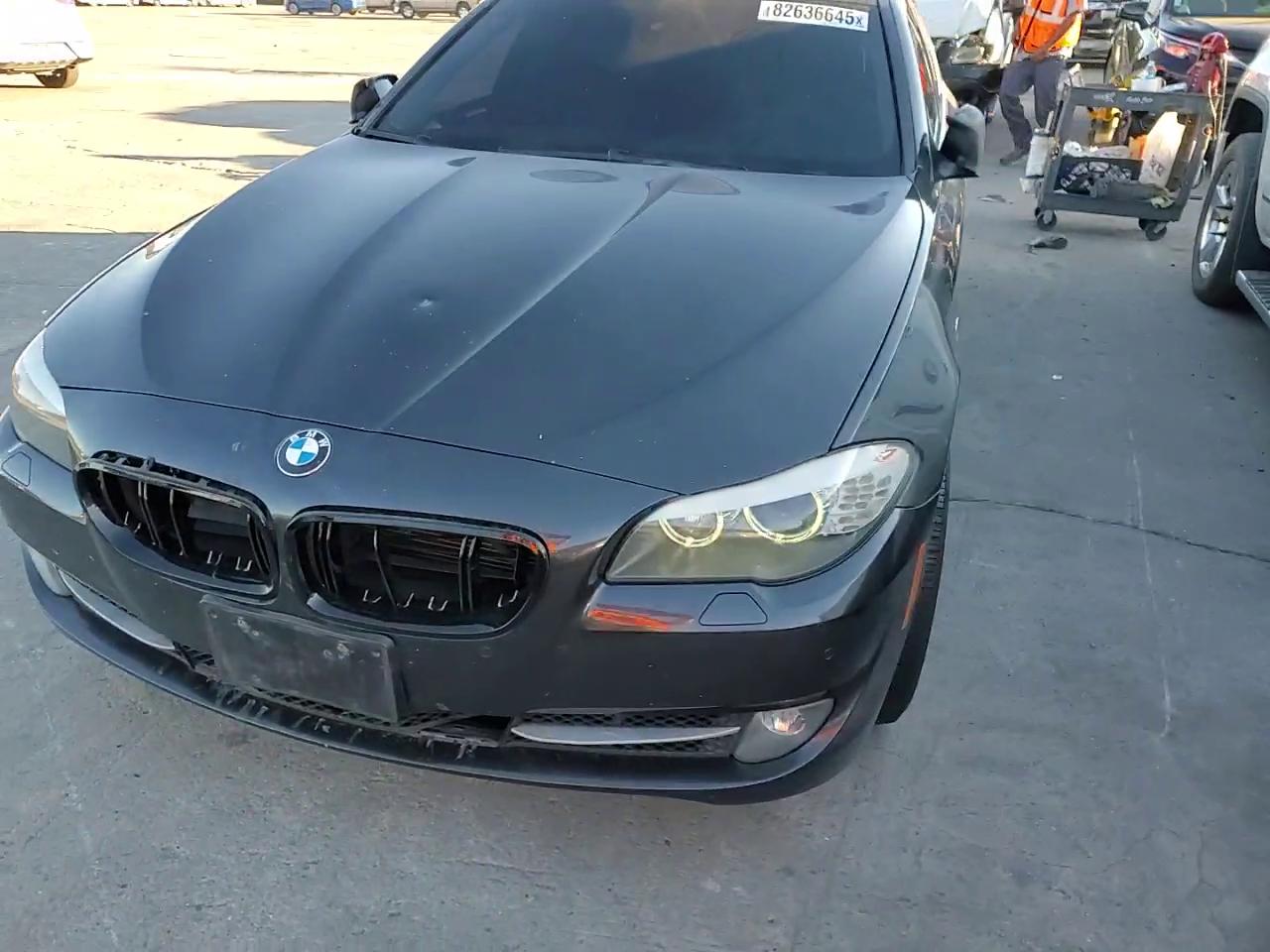 Фото: WBAFR7C53BC266997