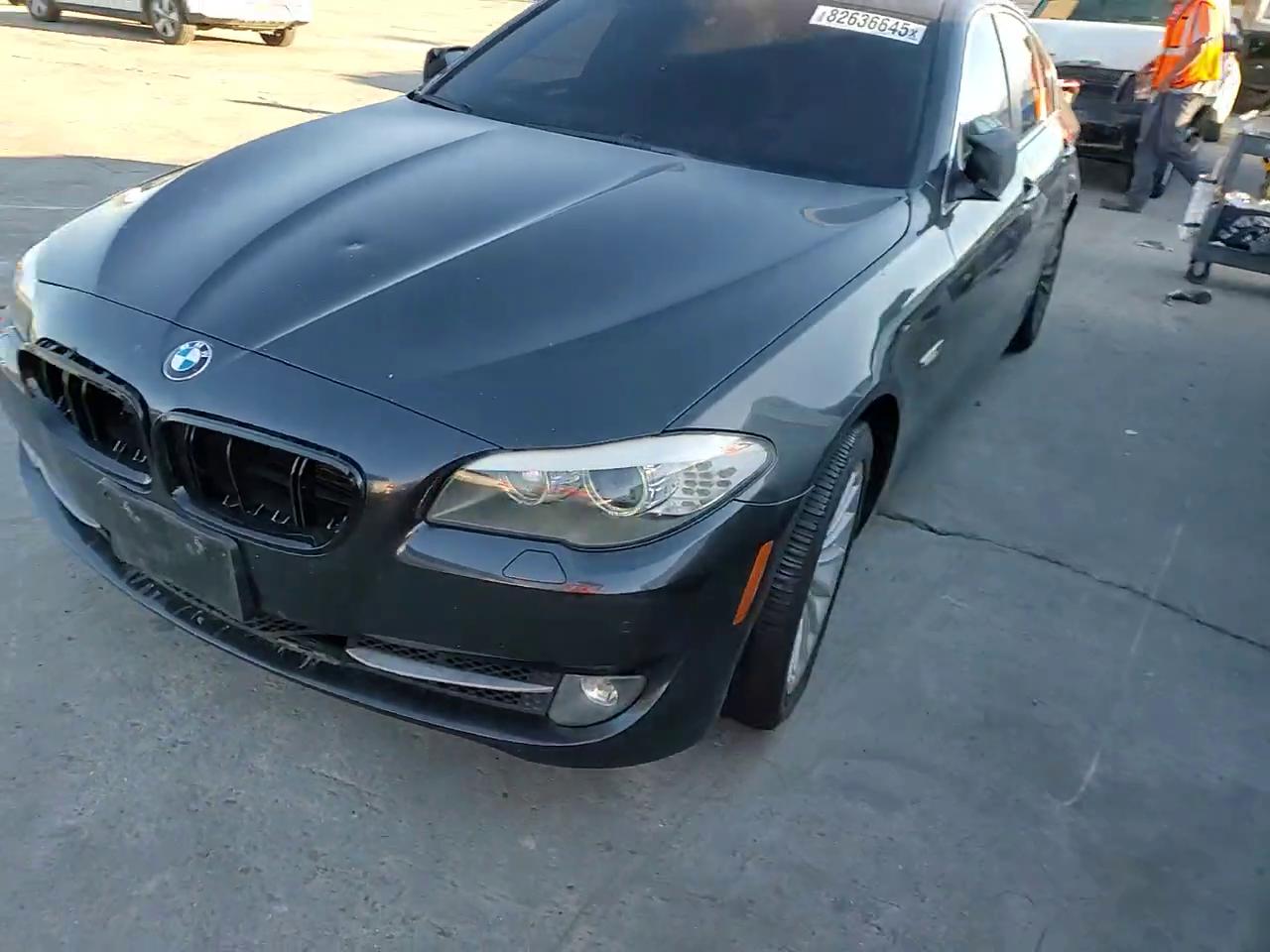 Фото: WBAFR7C53BC266997