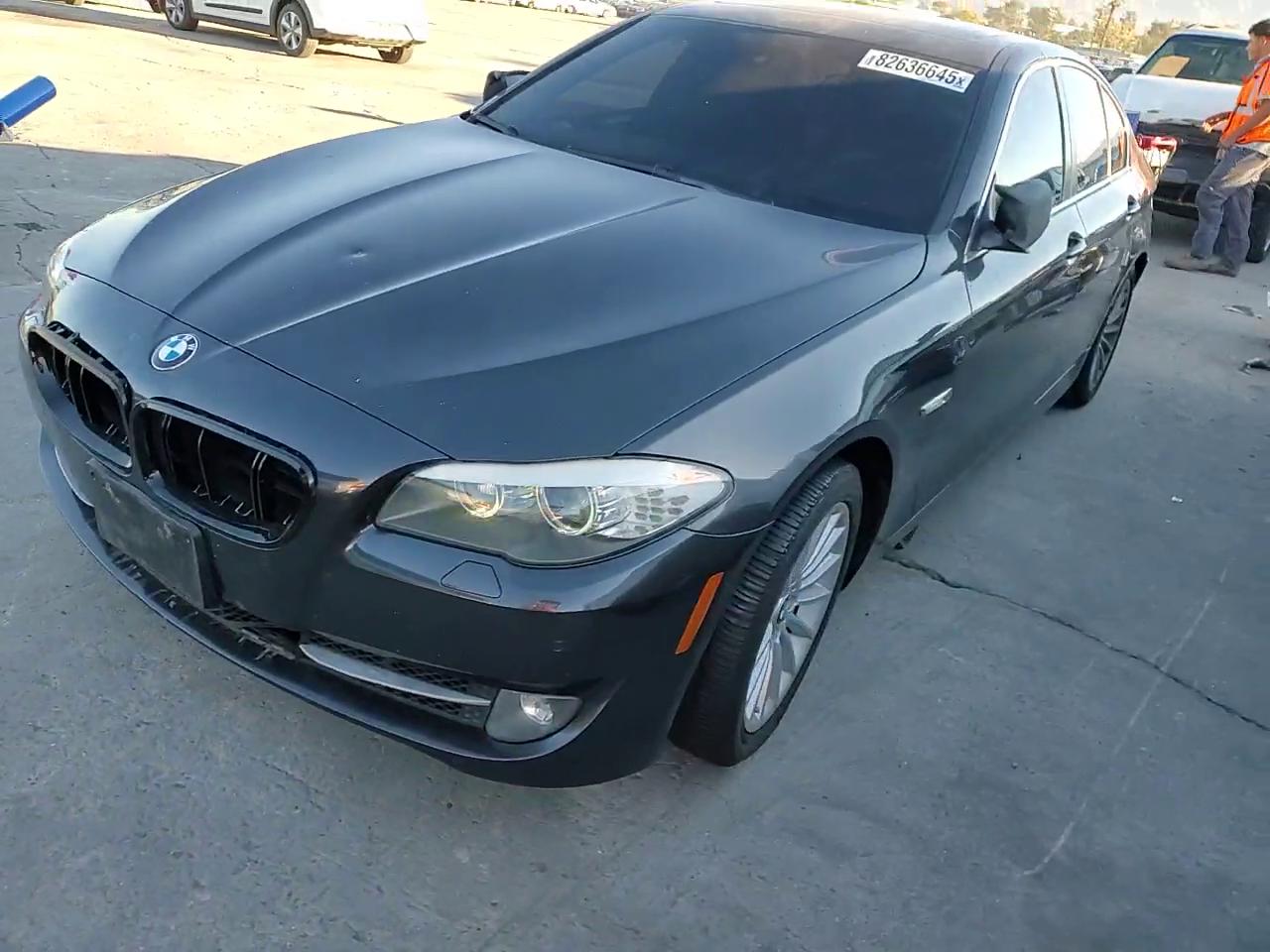 Фото: WBAFR7C53BC266997