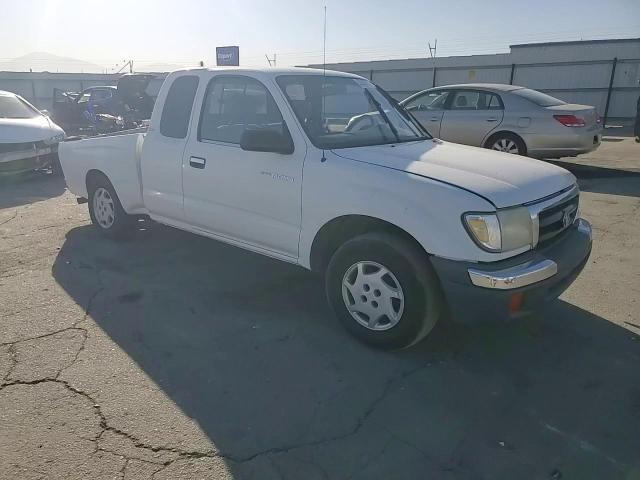 2000 Toyota Tacoma Xtracab VIN: 5TEVL52NXYZ695540 Lot: 82296255