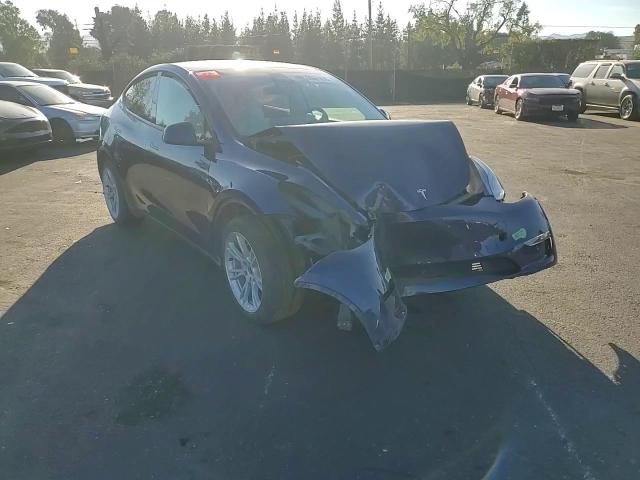 2023 Tesla Model Y VIN: 7SAYGDEE9PF622783 Lot: 90691015