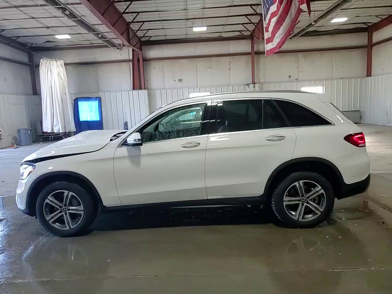 Фото: WDC0G8EBXLF745581