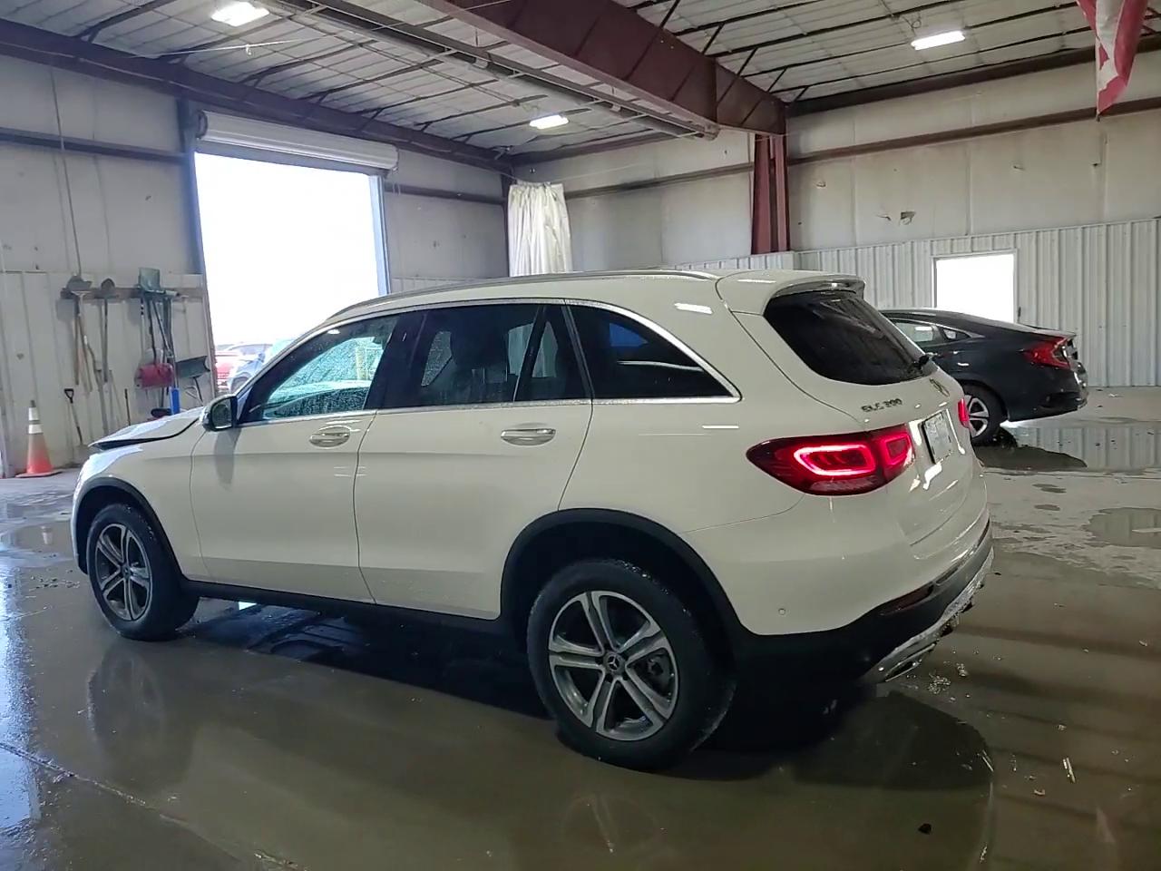 Фото: WDC0G8EBXLF745581