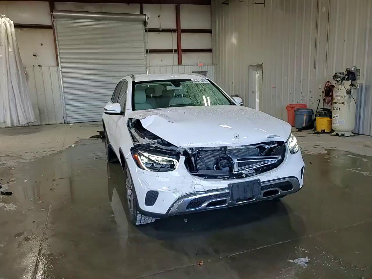 Фото: WDC0G8EBXLF745581