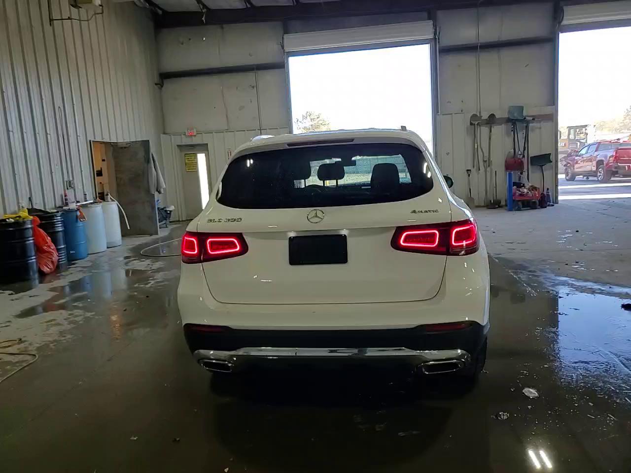 Фото: WDC0G8EBXLF745581