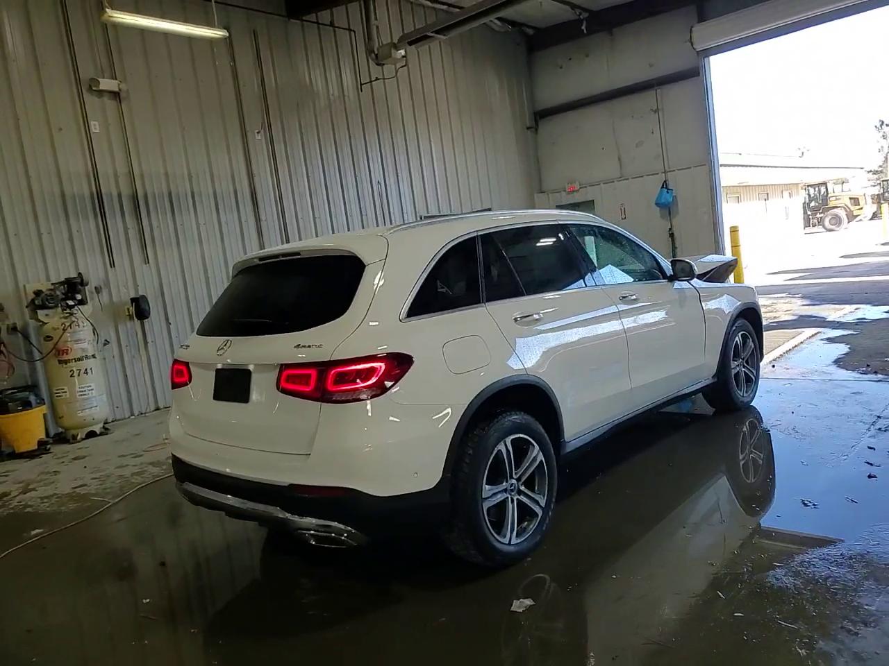 Фото: WDC0G8EBXLF745581