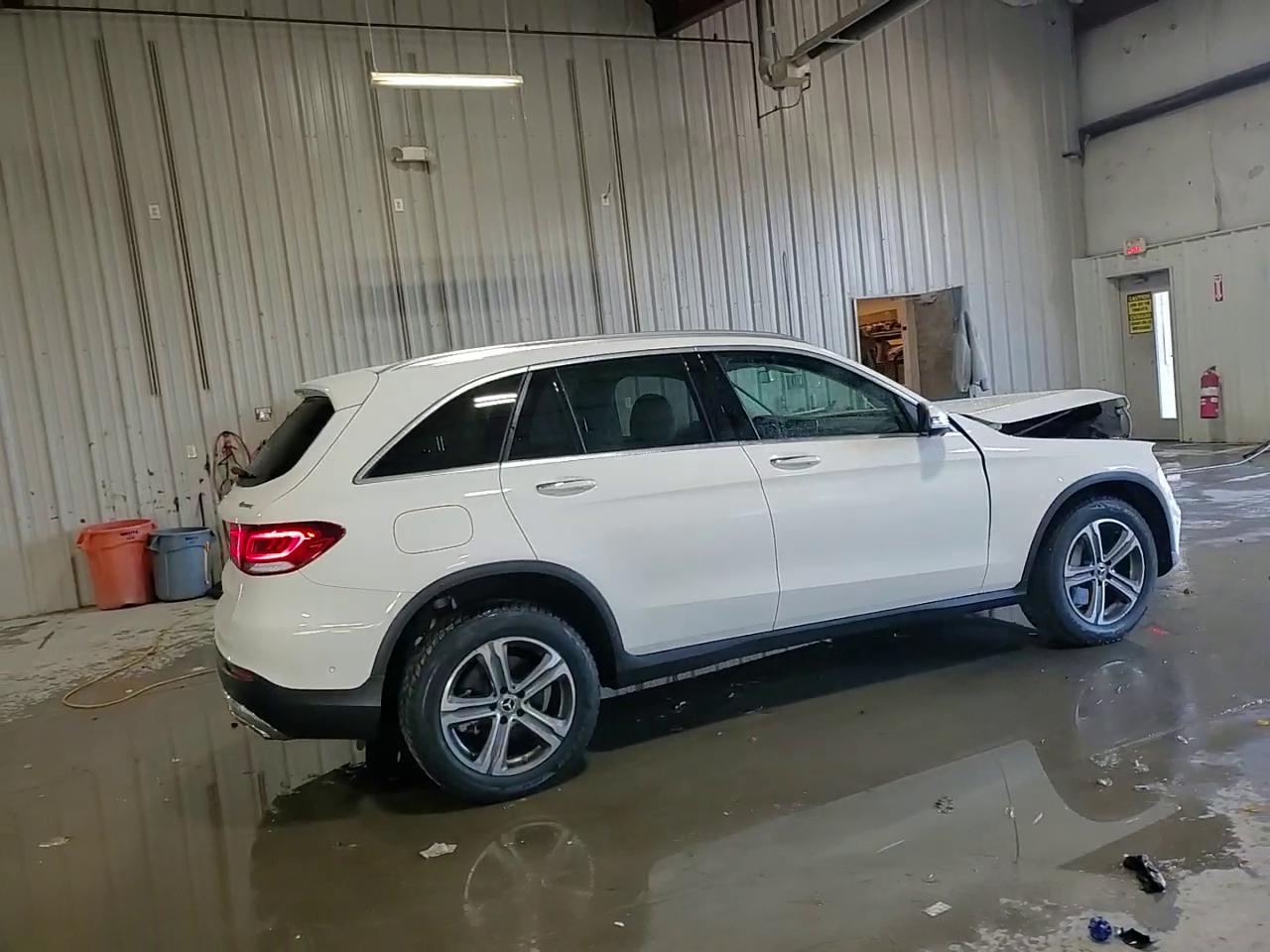 Фото: WDC0G8EBXLF745581