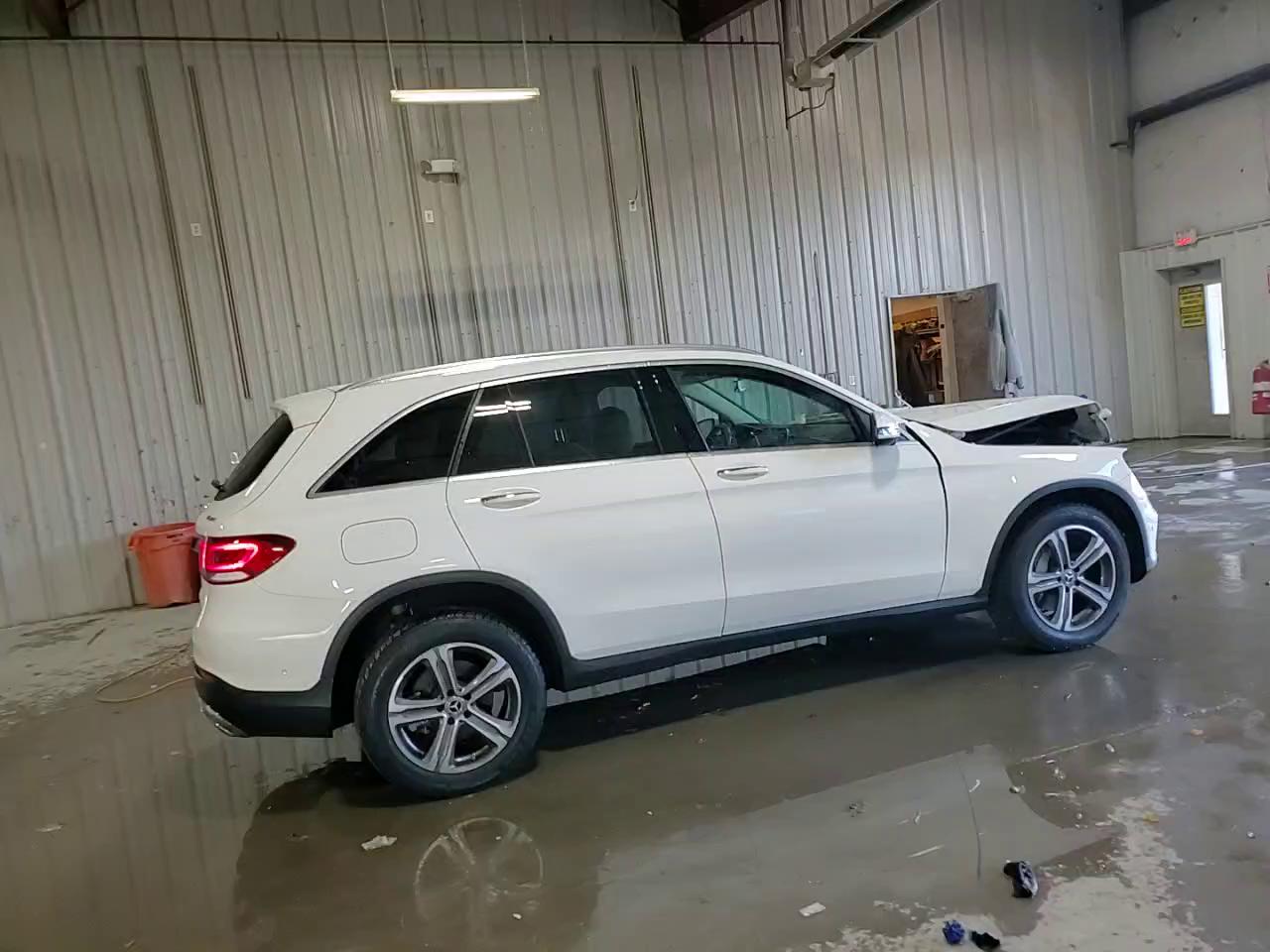 Фото: WDC0G8EBXLF745581