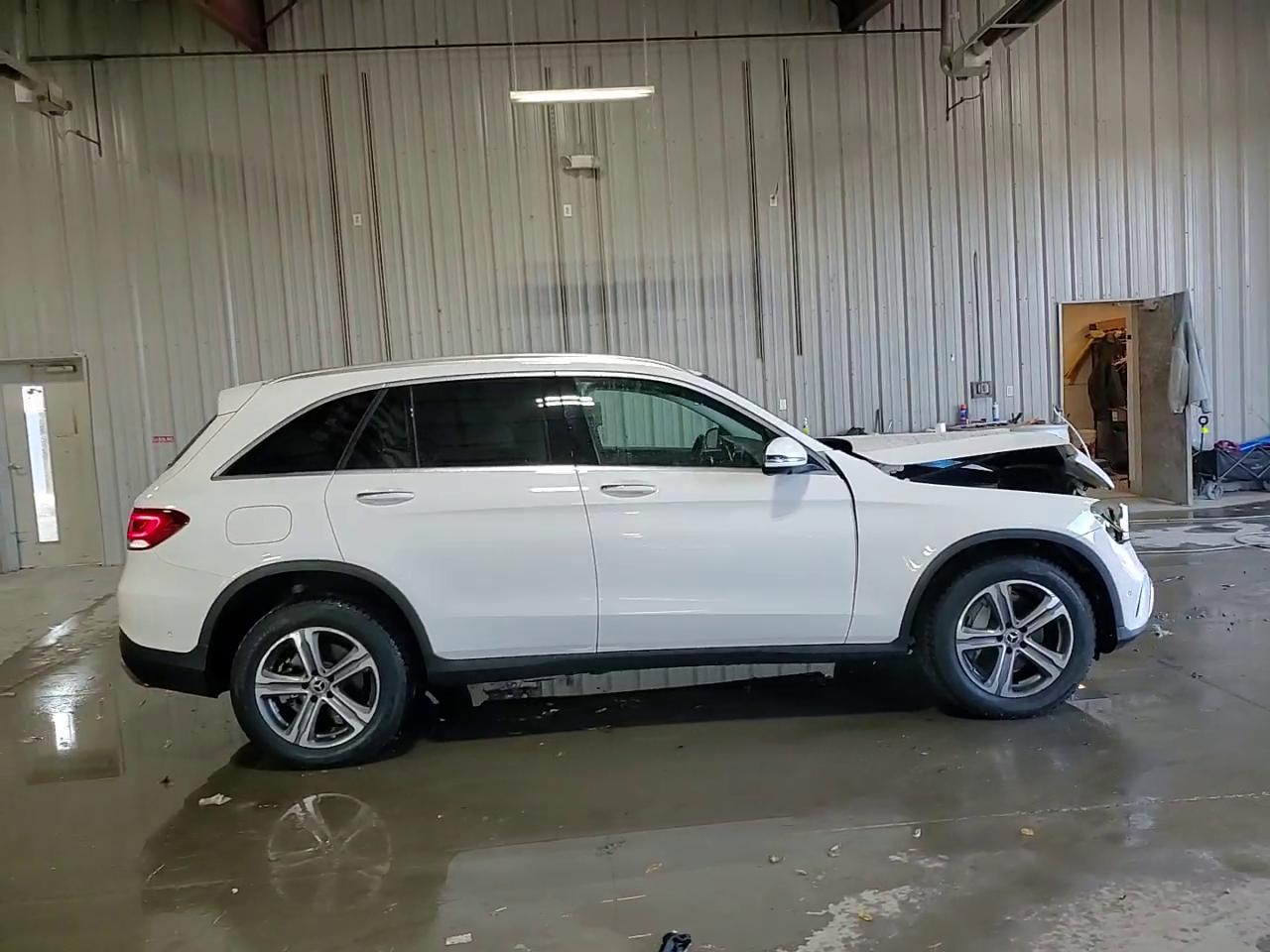 Фото: WDC0G8EBXLF745581