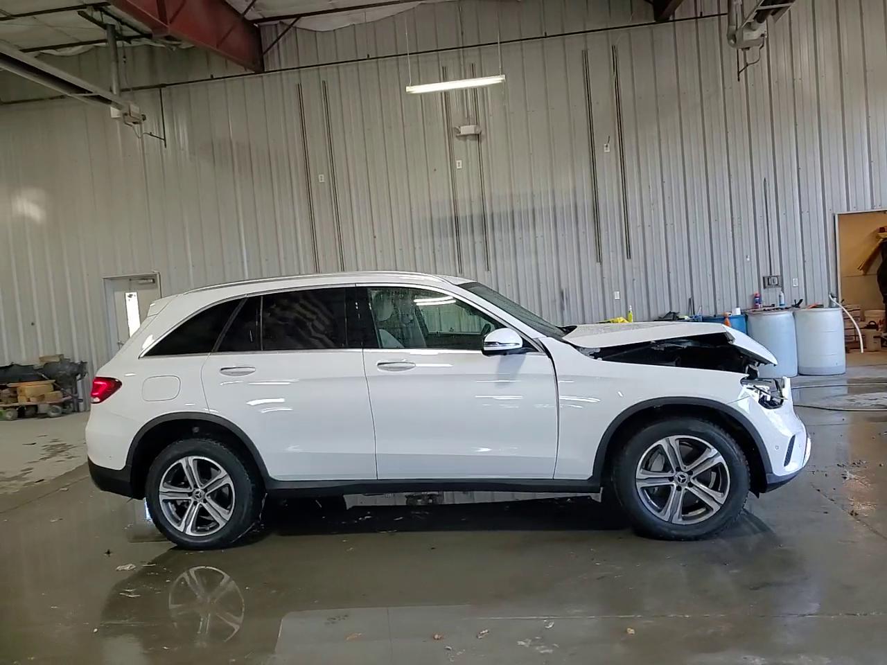 Фото: WDC0G8EBXLF745581