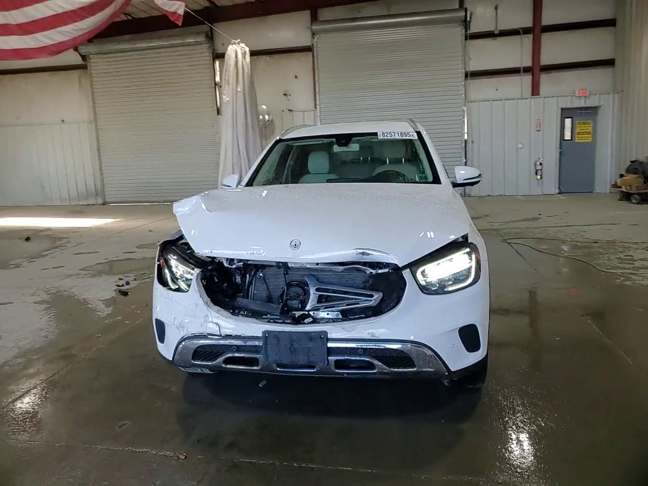 Фото: WDC0G8EBXLF745581