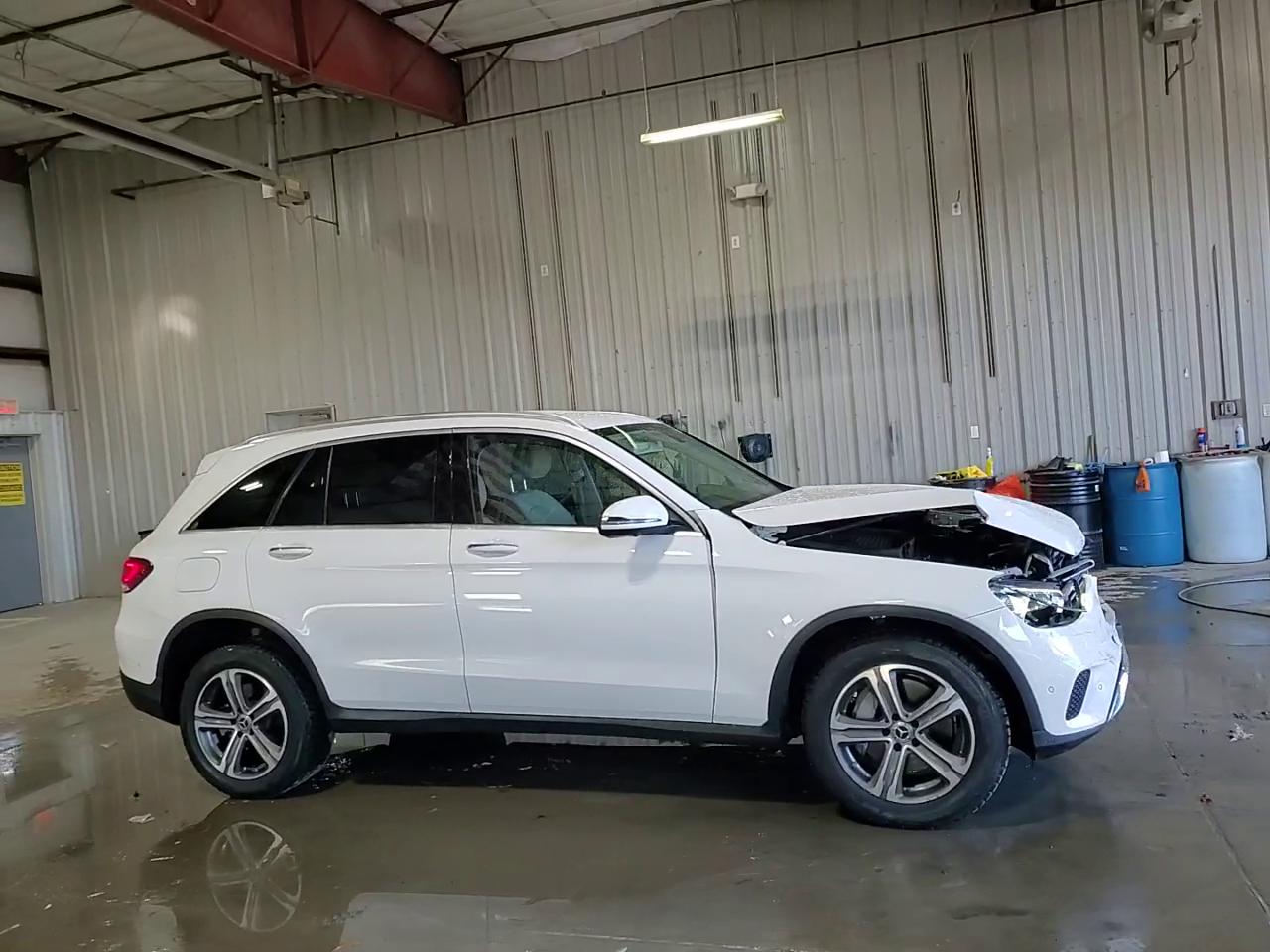 Фото: WDC0G8EBXLF745581