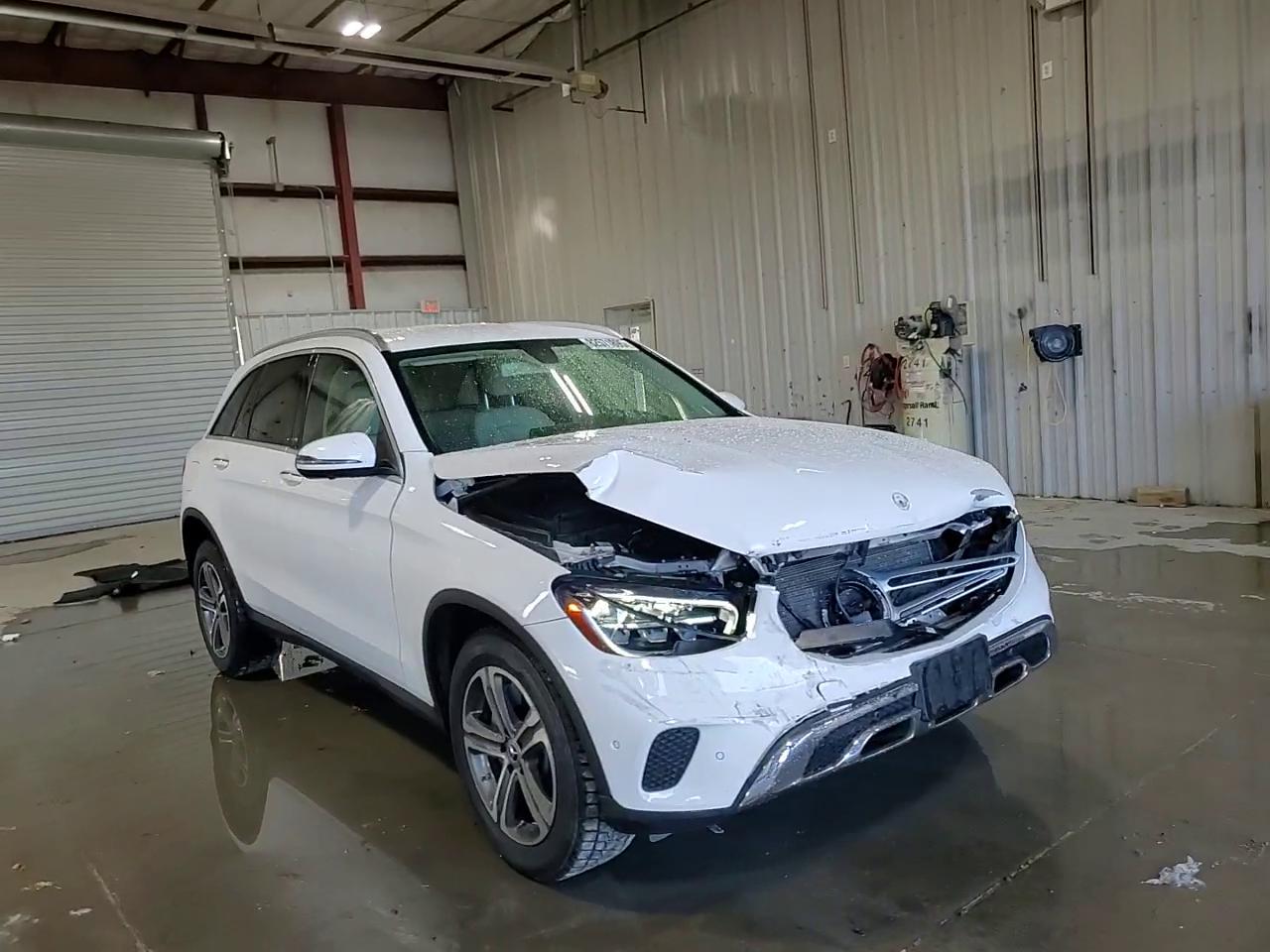 Фото: WDC0G8EBXLF745581