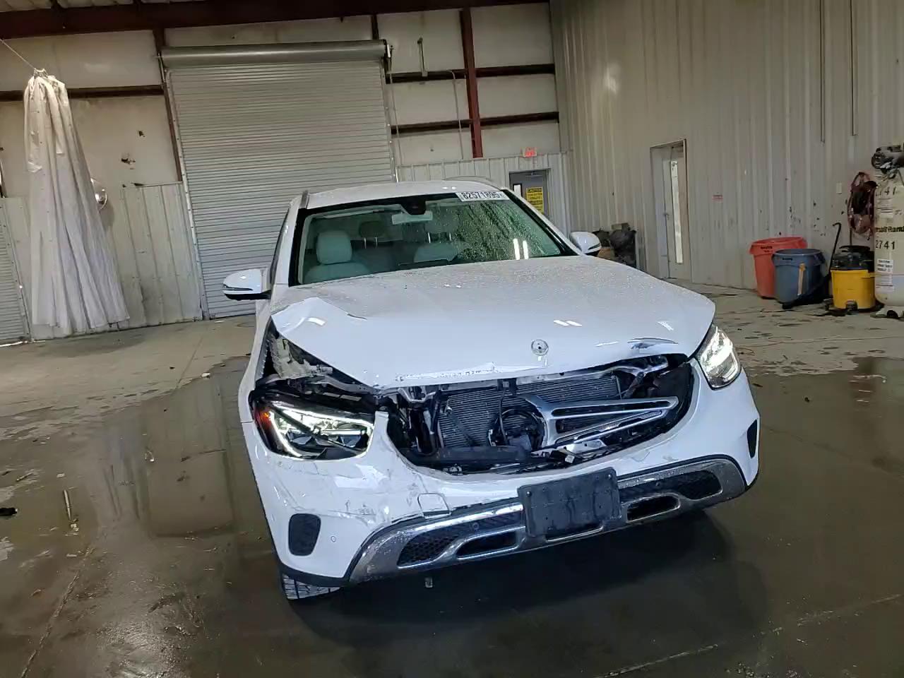 Фото: WDC0G8EBXLF745581