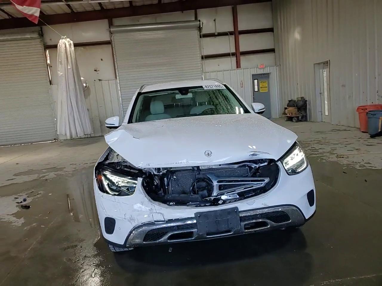 Фото: WDC0G8EBXLF745581