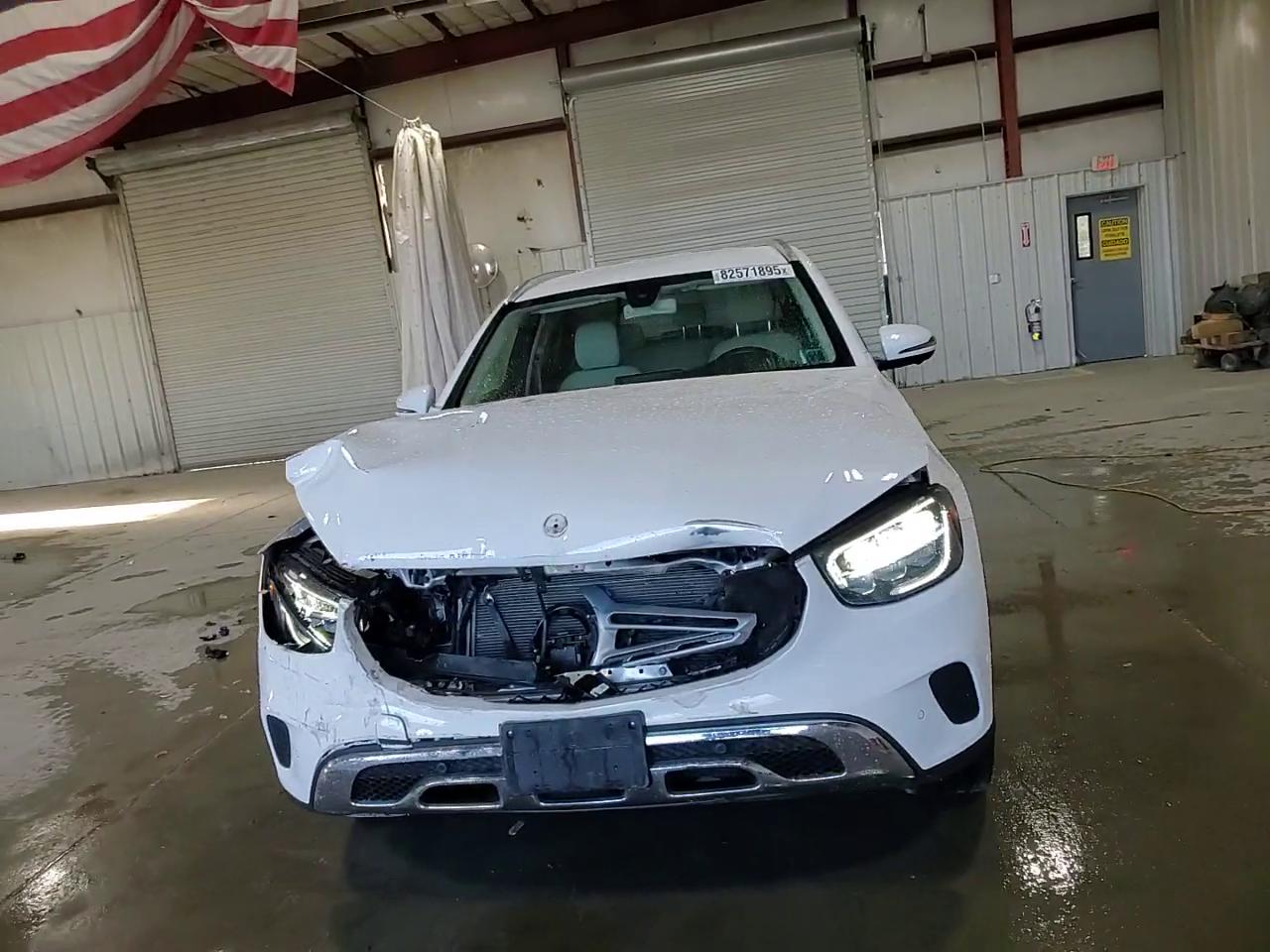 Фото: WDC0G8EBXLF745581