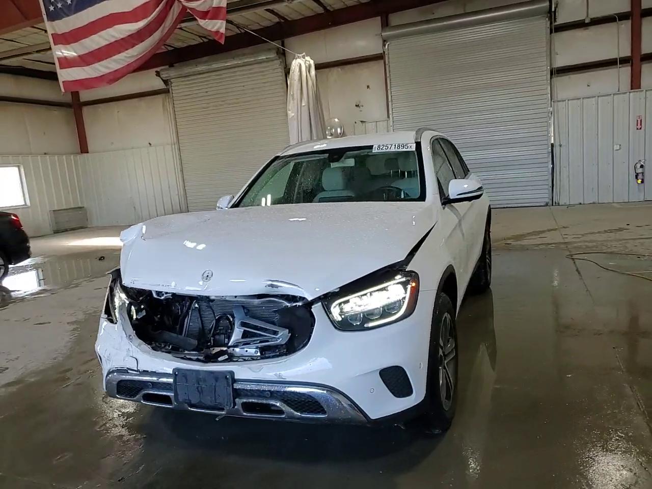 Фото: WDC0G8EBXLF745581