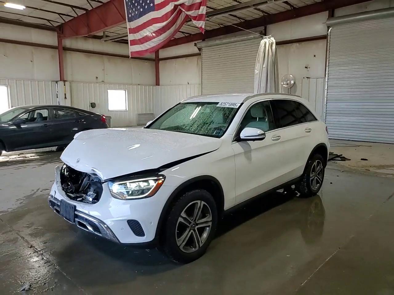 Фото: WDC0G8EBXLF745581