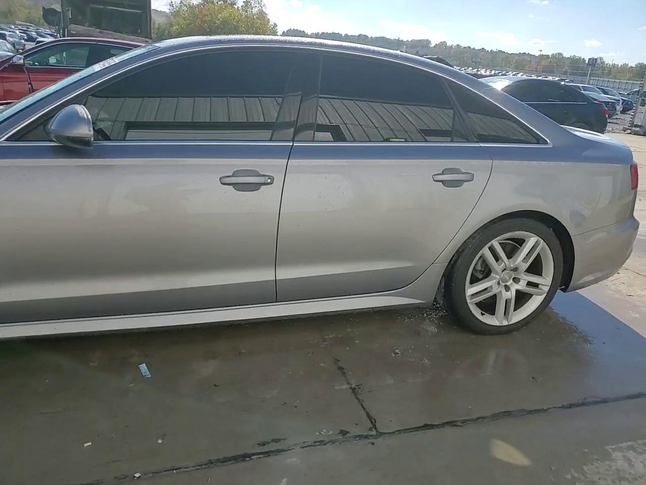 Фото: WAUFGAFC2GN073670