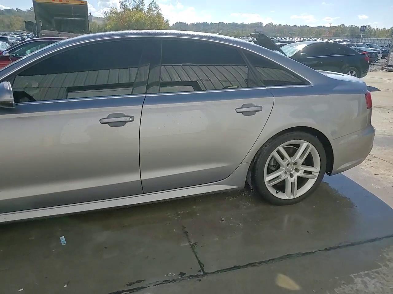 Фото: WAUFGAFC2GN073670