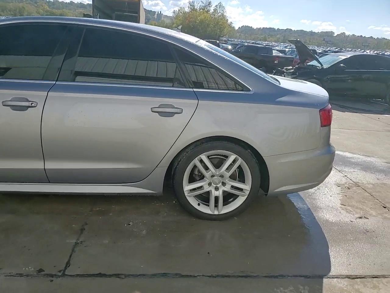 Фото: WAUFGAFC2GN073670