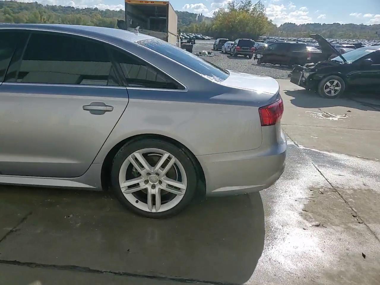 Фото: WAUFGAFC2GN073670