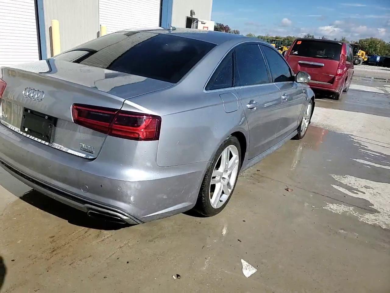 Фото: WAUFGAFC2GN073670