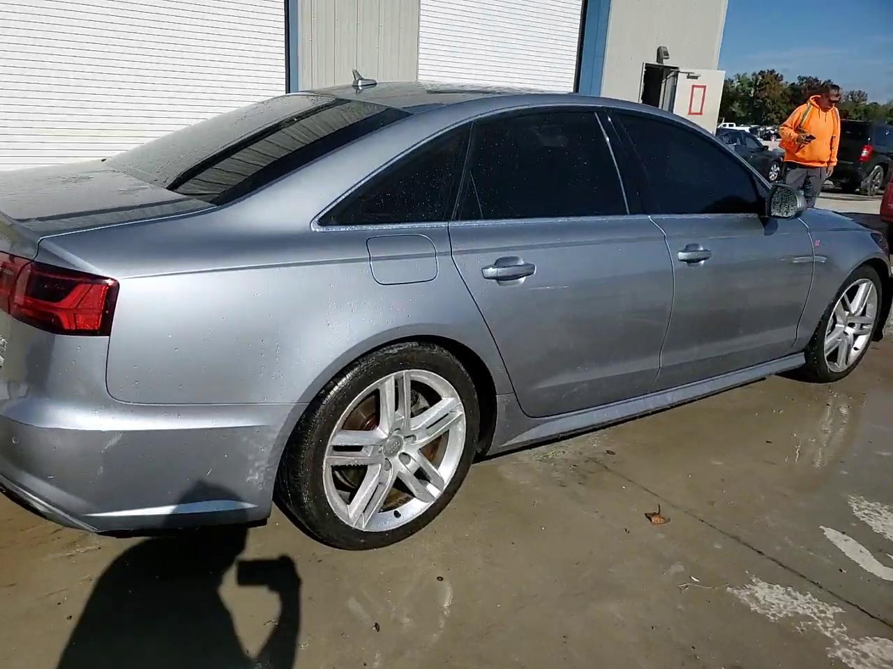 Фото: WAUFGAFC2GN073670