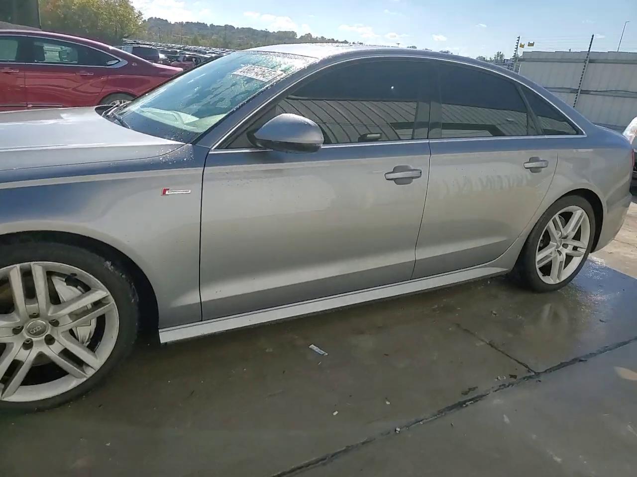 Фото: WAUFGAFC2GN073670