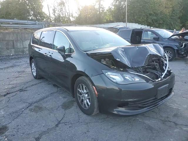 2017 Chrysler Pacifica Lx VIN: 2C4RC1CG2HR657784 Lot: 82326805