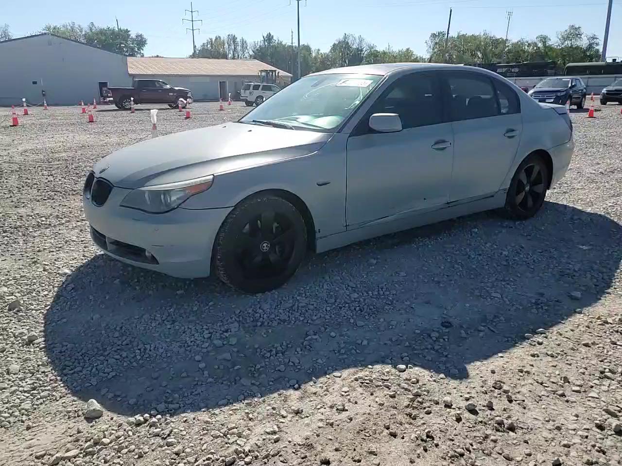 Фото: WBANF73567CU28262