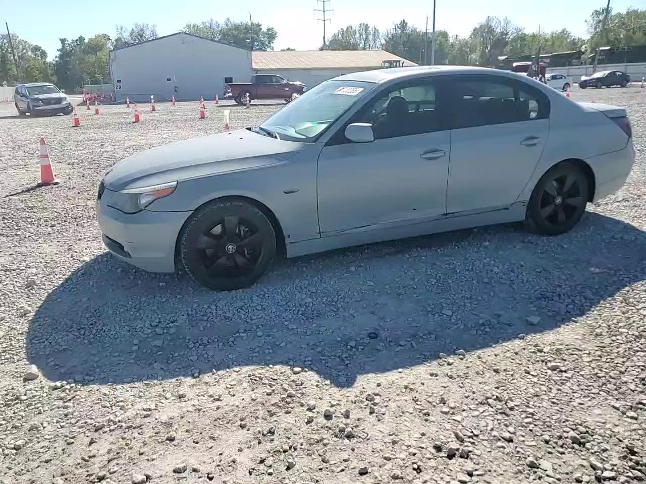 Фото: WBANF73567CU28262