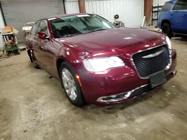 2015 Chrysler 300 Limited VIN: 2C3CCARG8FH923250 Lot: 82706805