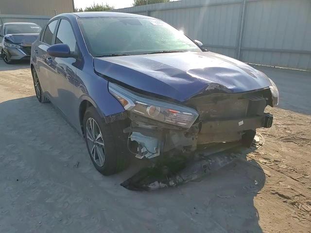 2023 Kia Forte Lx VIN: 3KPF24AD8PE581827 Lot: 82245485