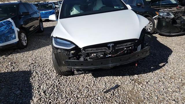 2016 Tesla Model X VIN: 5YJXCBE48GF031103 Lot: 86140875