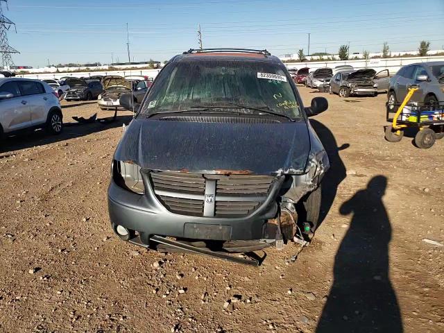 2005 Dodge Grand Caravan Sxt VIN: 2D4GP44LX5R199158 Lot: 82359695