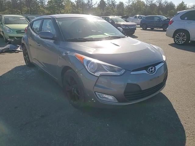 2017 Hyundai Veloster VIN: KMHTC6AD3HU310152 Lot: 71625935