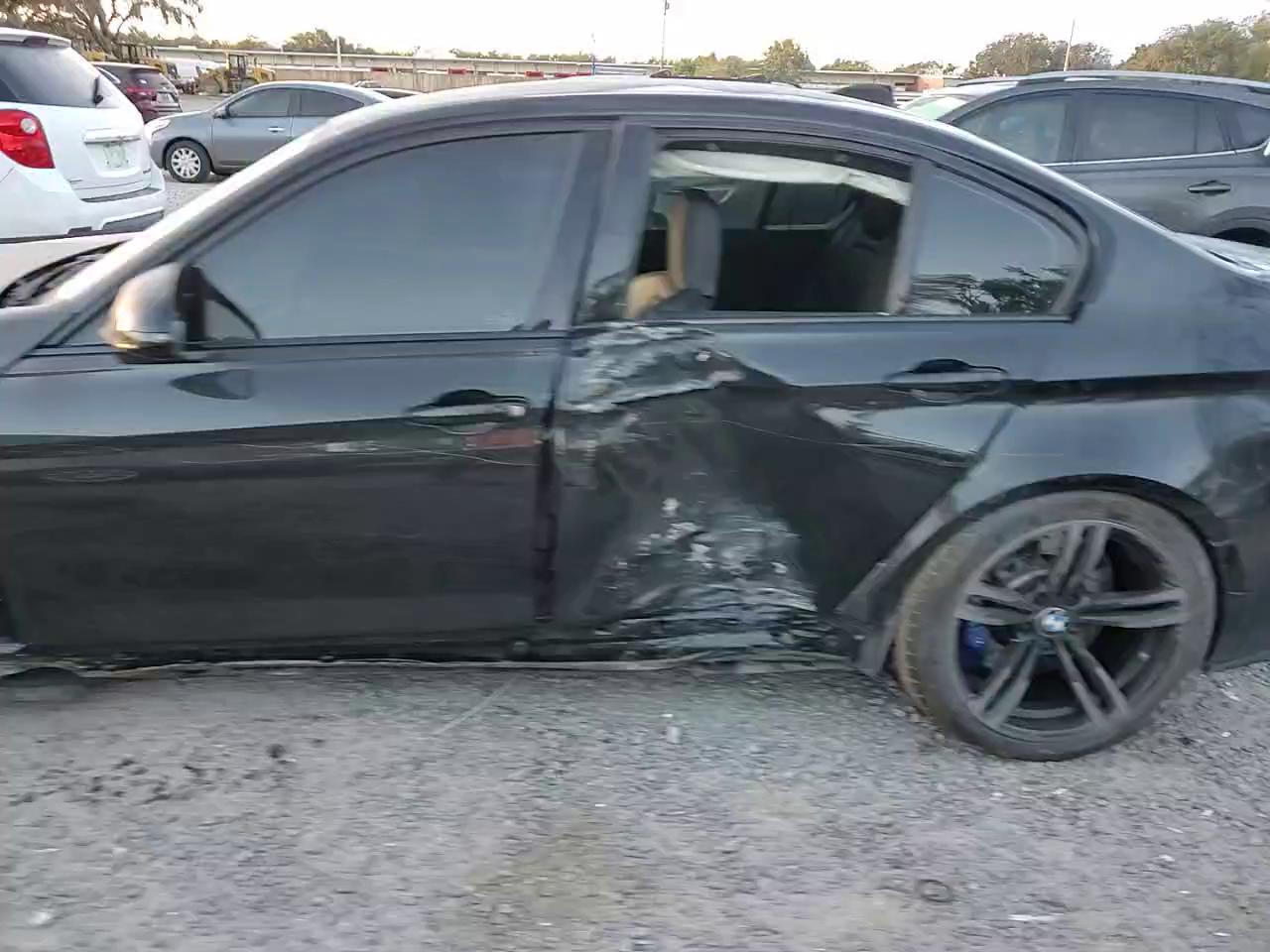 Фото: WBS8M9C53H5G42287