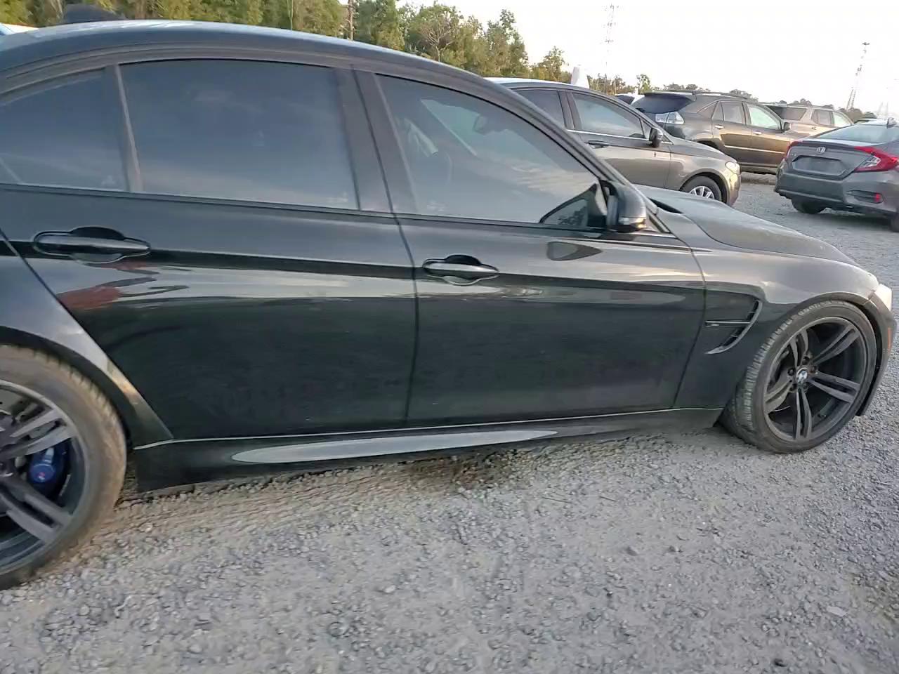 Фото: WBS8M9C53H5G42287