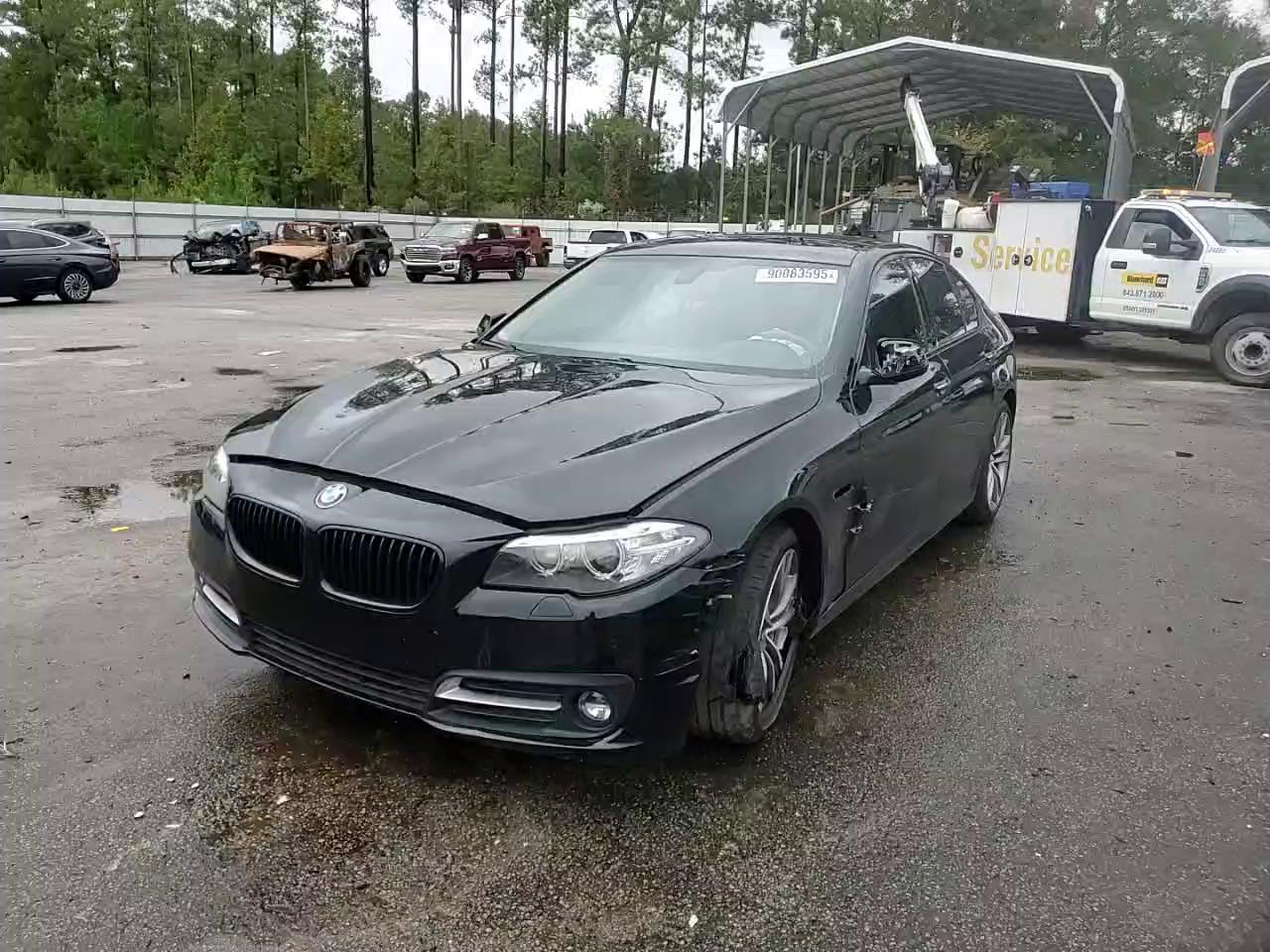 Фото: WBA5A5C51GG354809