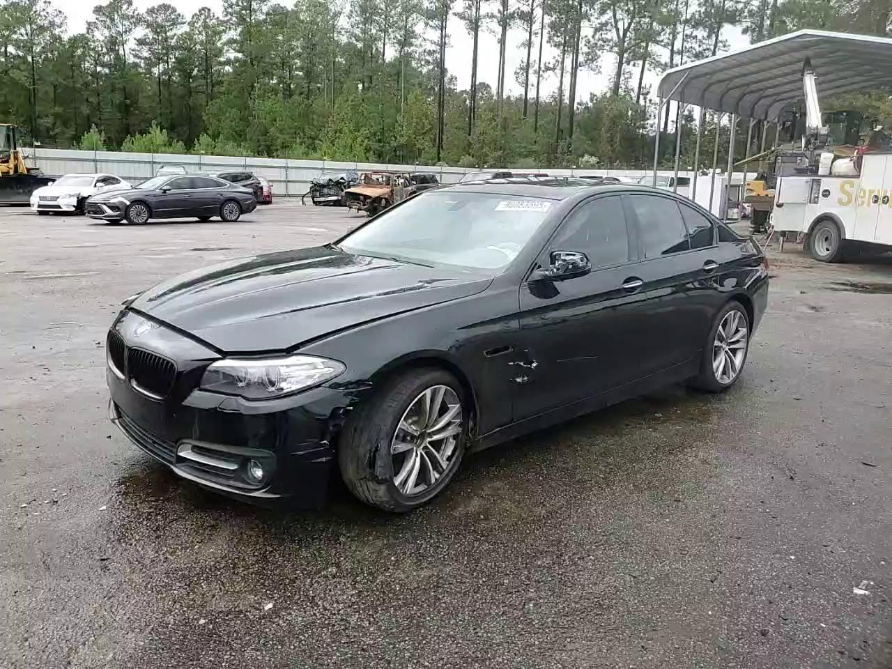 Фото: WBA5A5C51GG354809