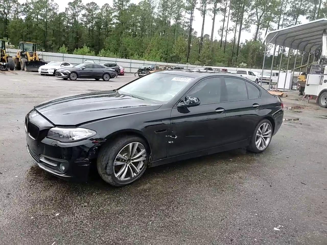 Фото: WBA5A5C51GG354809